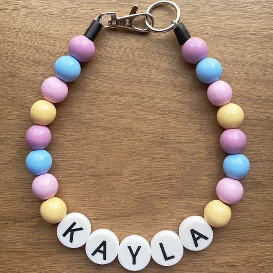 Kusicollar de Cuentas de Madera con Nombre 18 mm